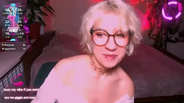 _Moonlight_t on StripChat