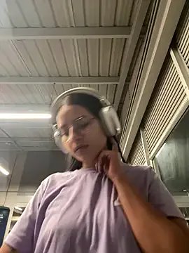 _vaness on StripChat