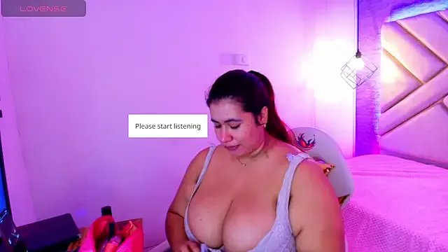 Addyy_02 on StripChat 