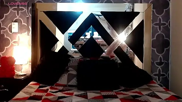 AdeleCruzz on StripChat