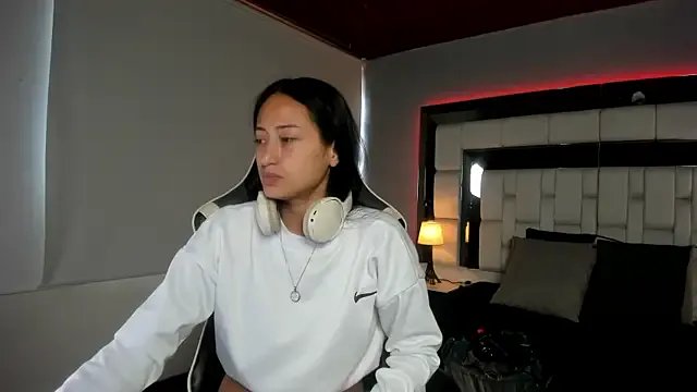 Adhara7 on StripChat