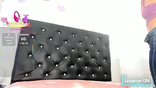 Alba_Grey from StripChat