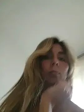 Alicee10 on StripChat