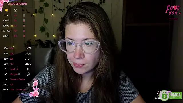 Alicia_redfollow on StripChat