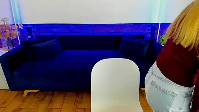 Alina_Blonde — Freechat on StripChat