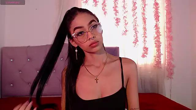 Alleanys_Cristal on StripChat 