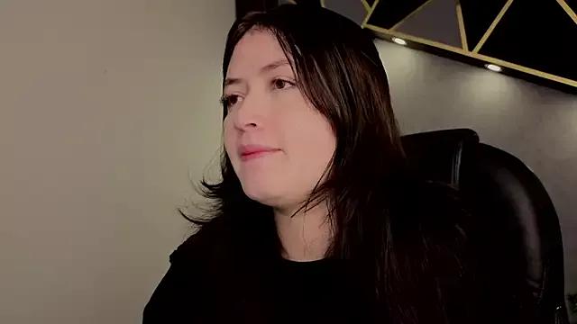 almma_shy on StripChat 