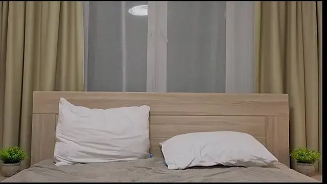 aloreana — doggy pose