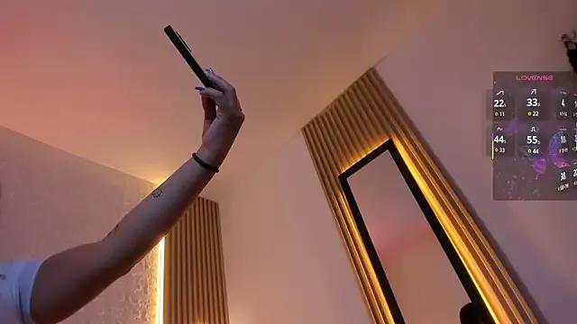 alyssa_vargas — RIDE AND PLAY DILDO