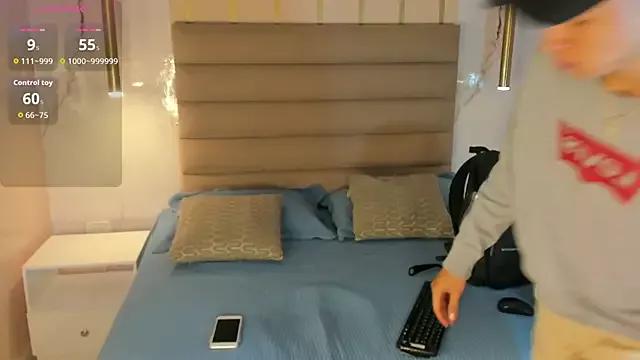 AmadeoDesanti on StripChat 