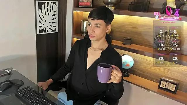 AmadeoDesanti on StripChat 