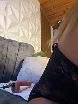 Ambarsexbutler on StripChat