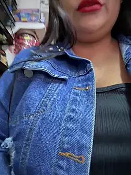 Angie_e on StripChat