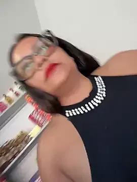 Angie_e on StripChat