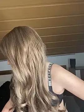 Anna_Ungezogen from StripChat