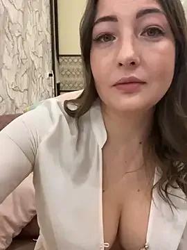 AnnaBri on StripChat