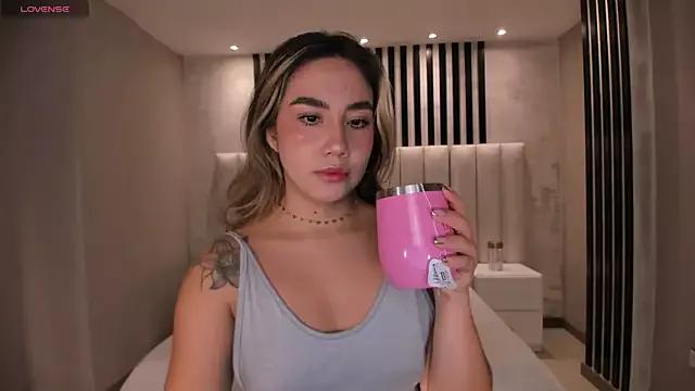 StripChat AnnieMonroe1  is Freechat  AnnieMonroe1 — hi Annie