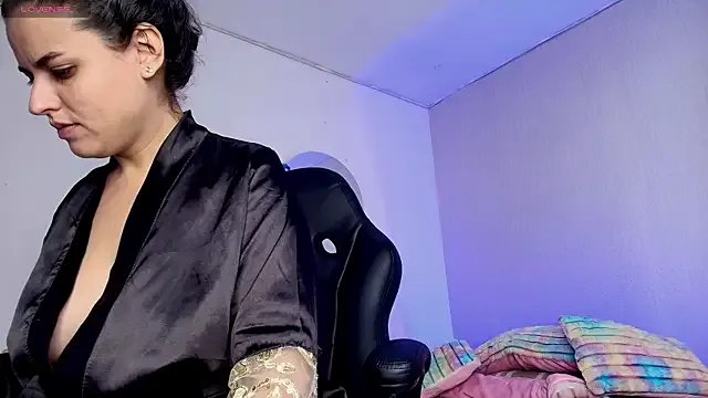 Aria_Kitty on StripChat