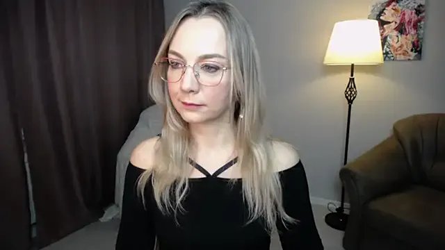 Ava_Elior on StripChat