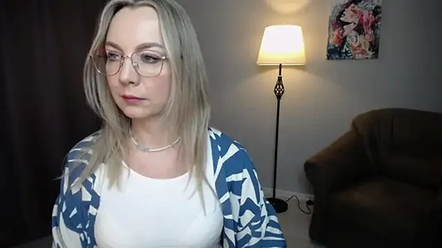 Ava_Elior on StripChat