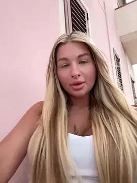 AvaShayy on StripChat 