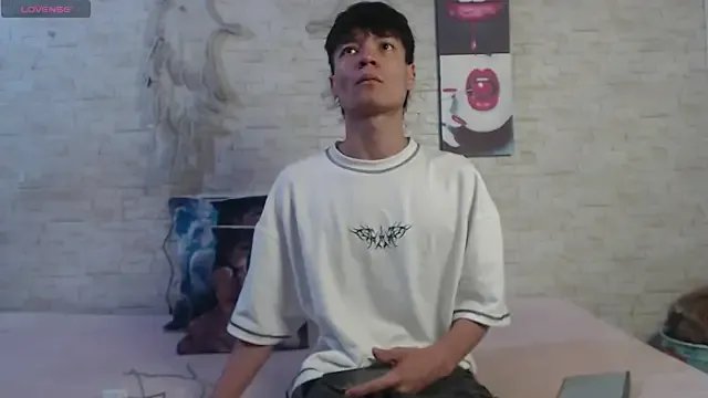 axel_milo_kairo_and_noa on StripChat