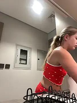 BabyBluexox on StripChat