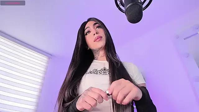 babybriexxx on StripChat 