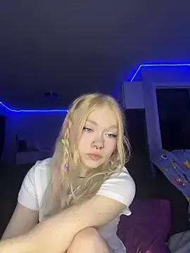 Babybunny8765 on StripChat 