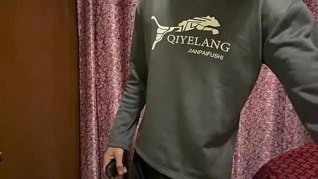 BadBoyBeast on StripChat