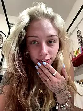 baddieinabenz on StripChat 