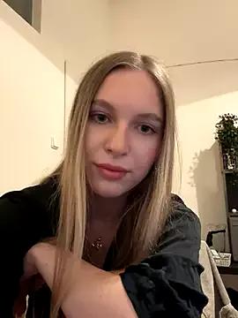 bbysonia on StripChat