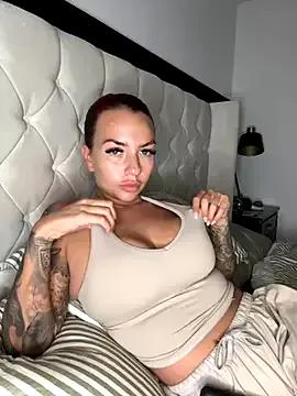 BELLABLACKXUK from StripChat