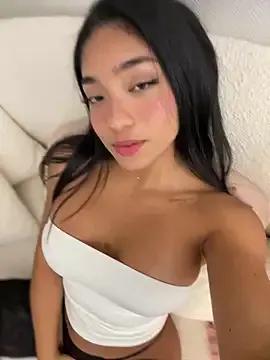 Bellafr — Boobies out + BJ