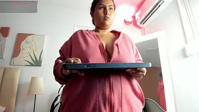 BellaNixs on StripChat 