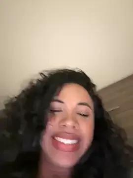 Brunettexio on StripChat