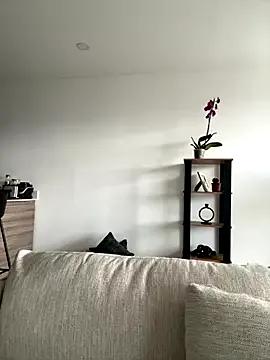 Brunettexio on StripChat