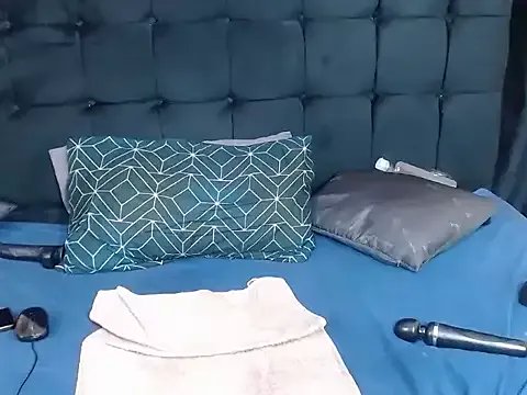 CaramelBootty on StripChat 