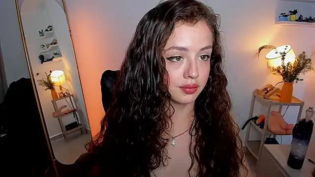 Cassandra_Caiin — Feed this hungry pussy with your cock 