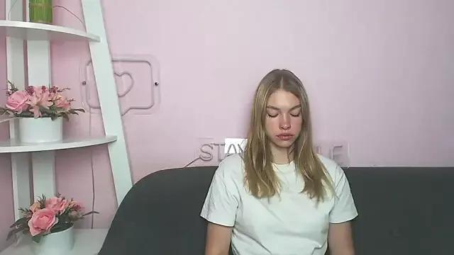 CassieDi on StripChat 
