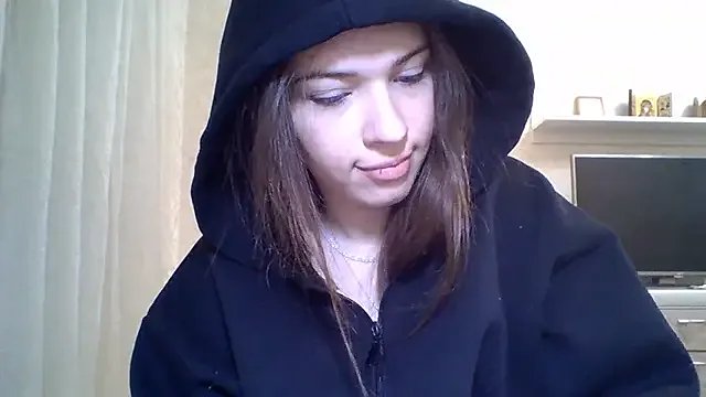 CeyaLier on StripChat