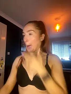 Cherry-L-28 on StripChat