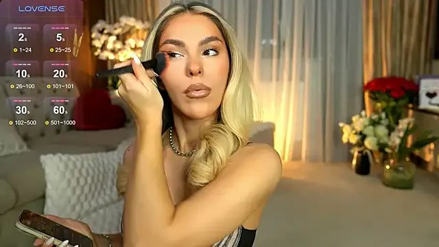 ChloeVelvetx — Getting naked in 3...2...1  #NAKED