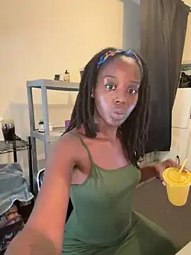 choclatepeaach on StripChat