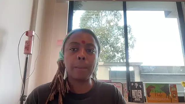 ChocolateCakeQueen on StripChat 