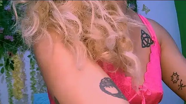 Crysrus on StripChat