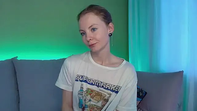 Cuddle_Cat — take off top