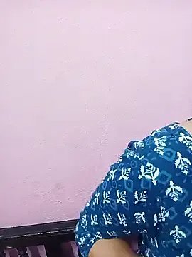 Cute-Simmi — To buy a laptop