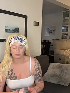 DaisyBlake on StripChat