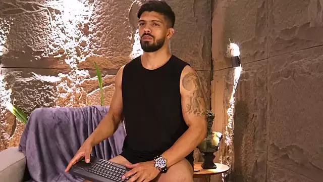 DannSaenz on StripChat 
